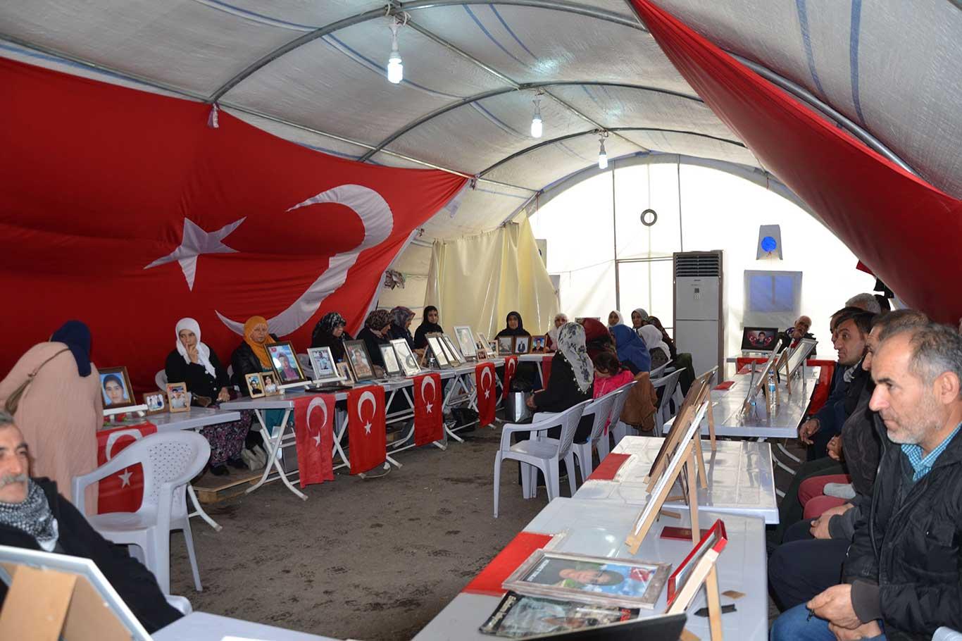 Evlat nöbeti eylemine bir katılım da Erzurum'dan geldi
